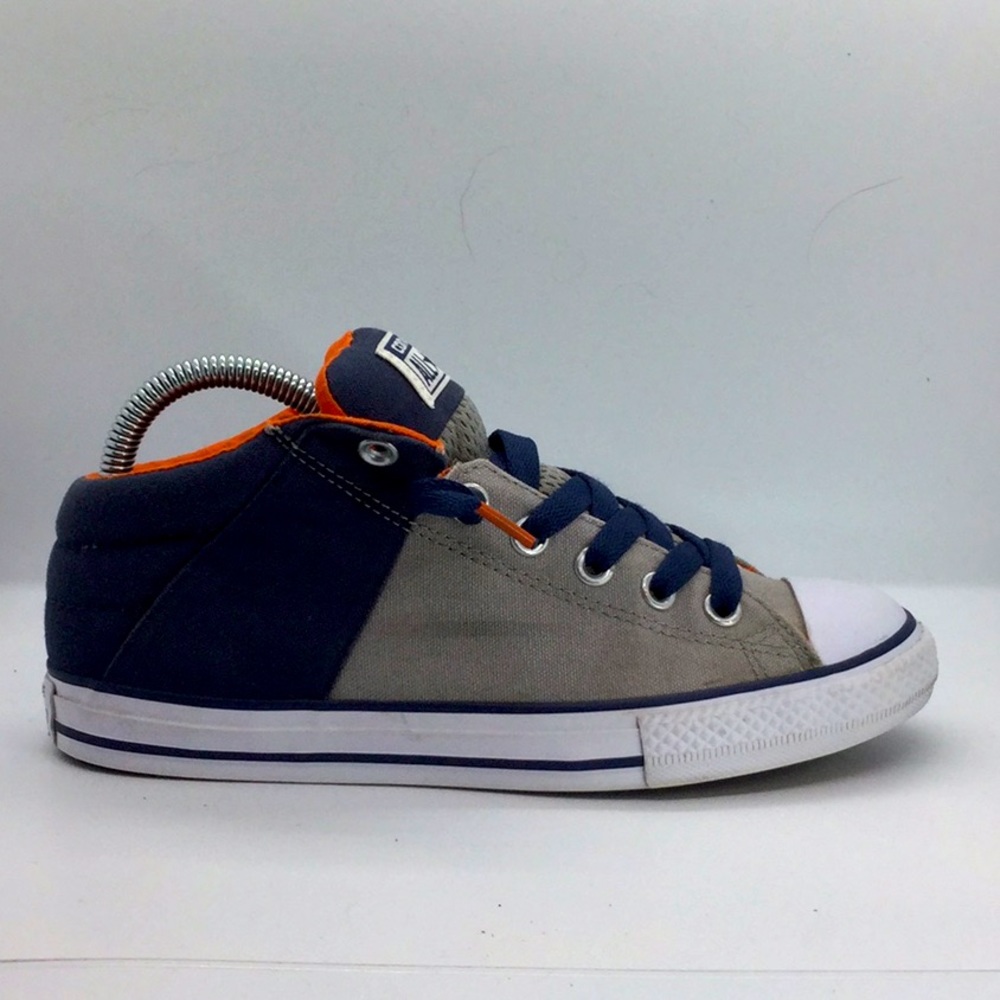Youth Converse canvas slip ons with laces